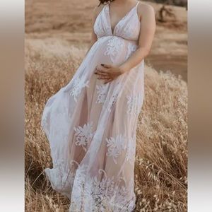 SOLD‼️ Vici Antonia Maxi Dress